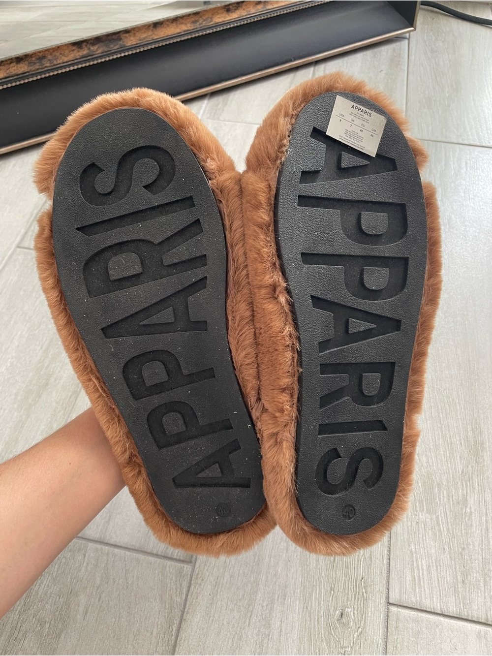 Apparis Brown Faux Fur Plush Slide Slippers Size 9 EU 40 - Picture 4 of 6
